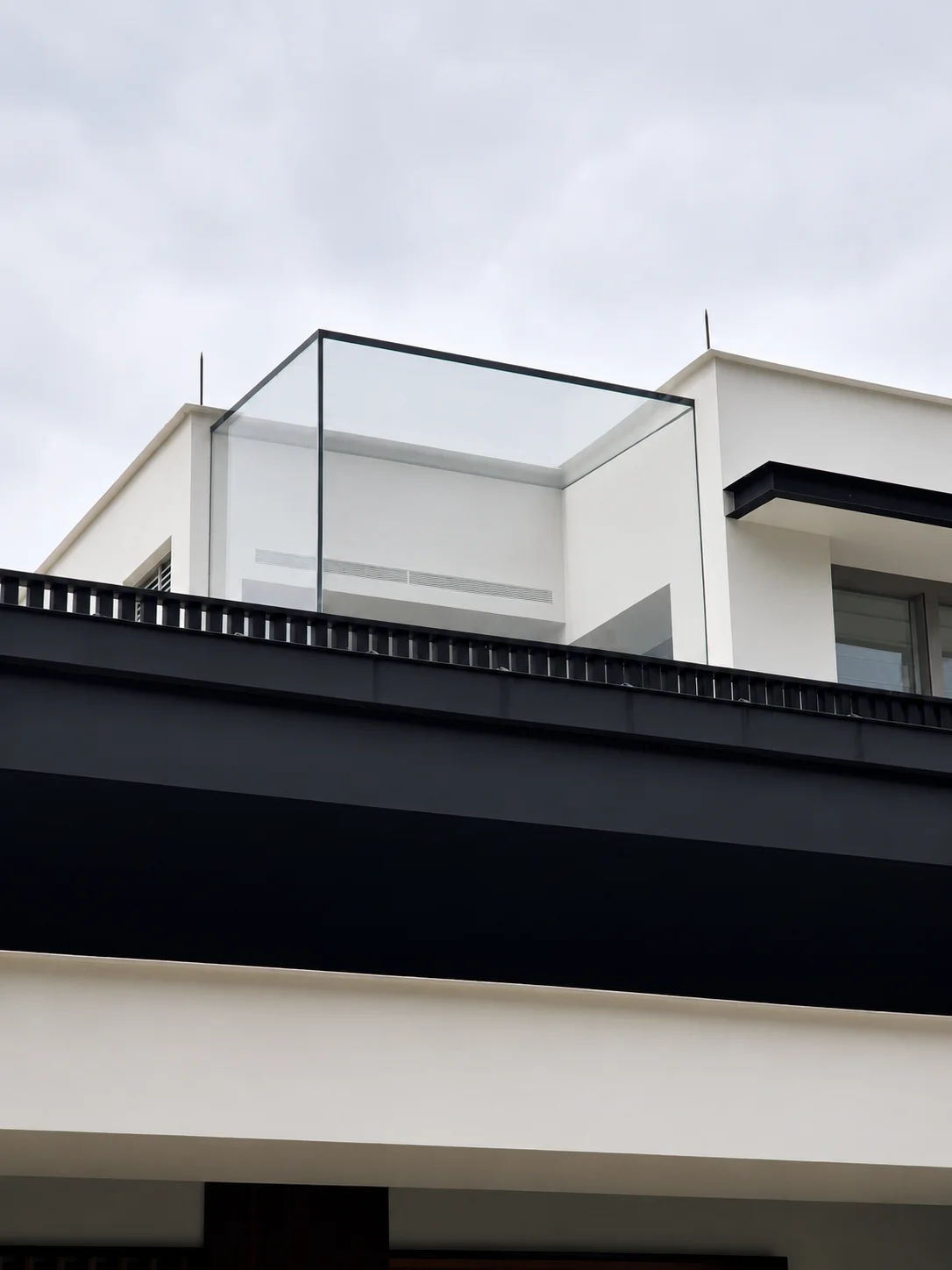 House off Cornwall Gardens acrylic pool panel