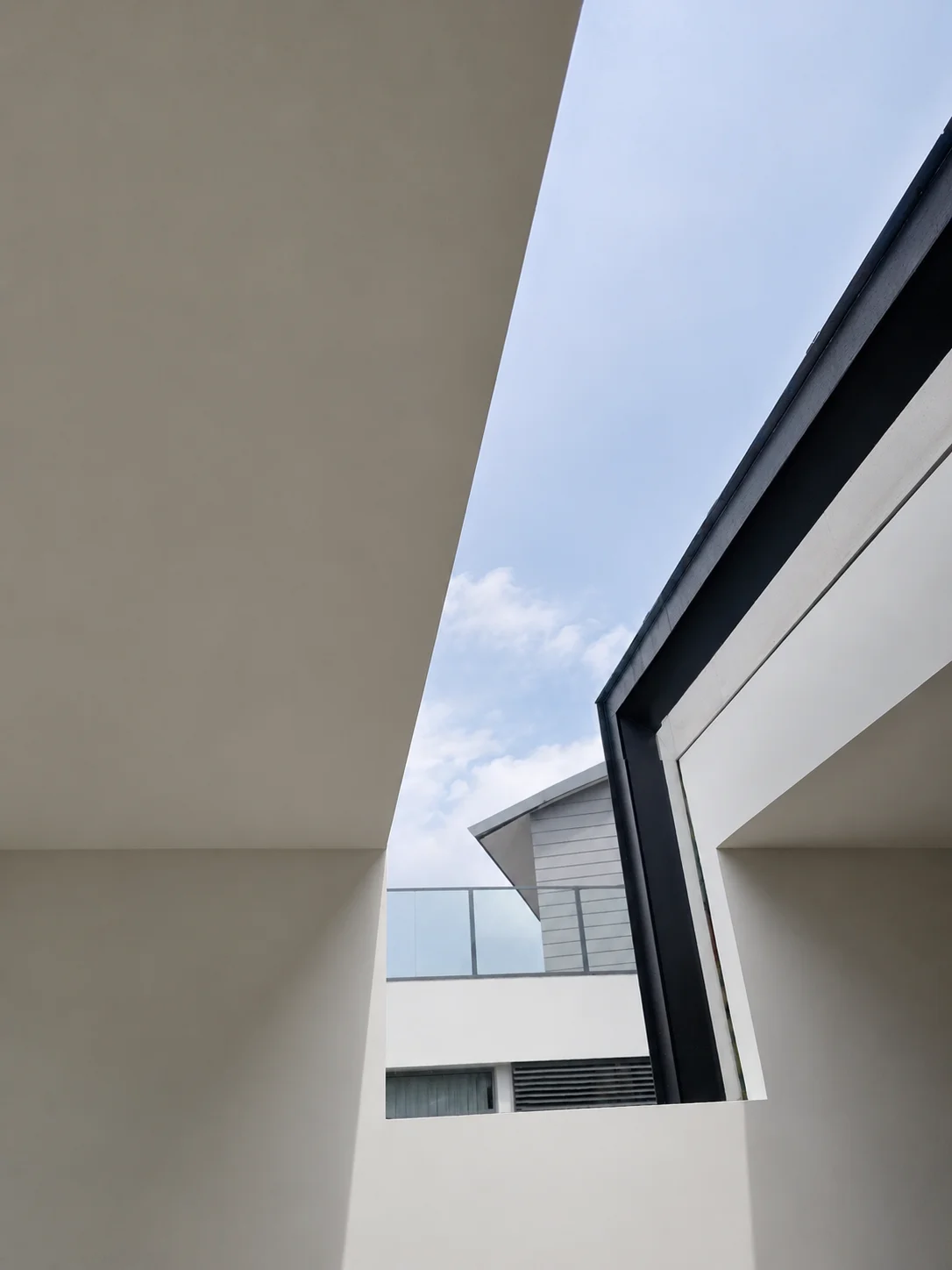 House off Cornwall Gardens acrylic pool panel