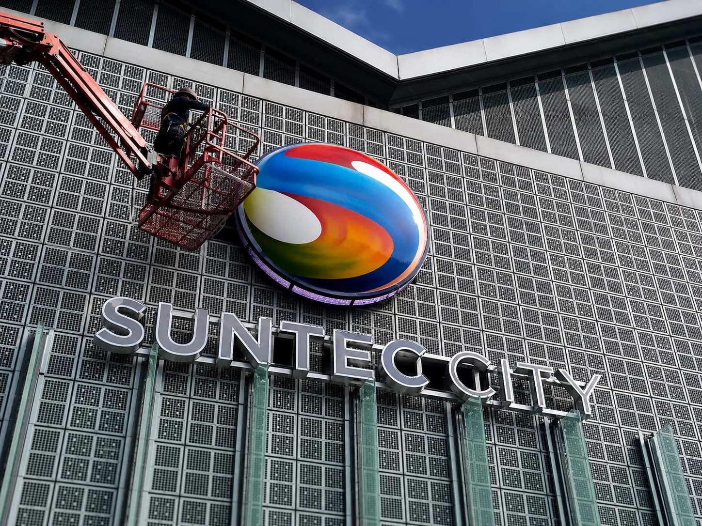 Suntec City acrylic signage