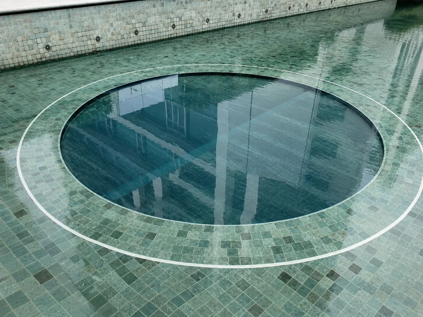 Worldbizz acrylic pool panel — Boulevard 88