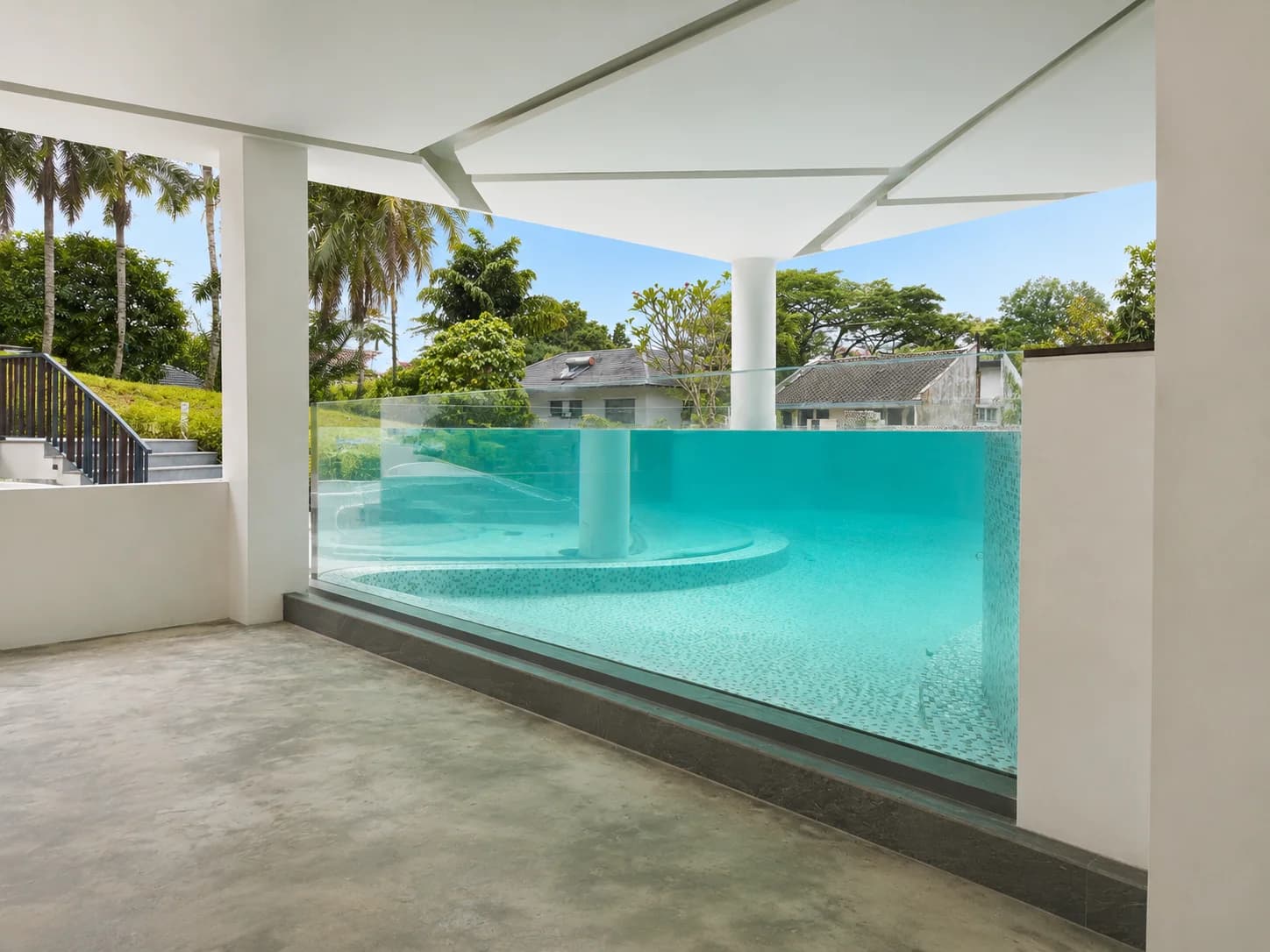 Curved acrylic pool panel — House off Ewart Park