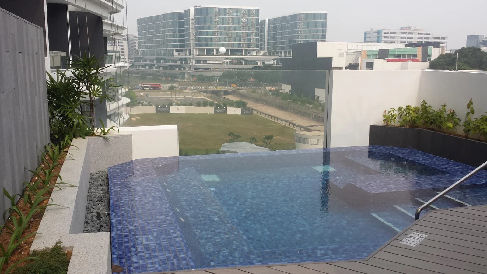 Sky Green acrylic pool panel